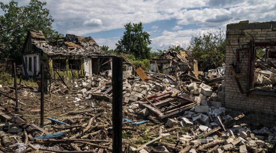 La Russie revendique la prise de deux nouveaux villages en Ukraine
          Les forces russes, qui profitent des difficultés de l'armée ukrainienne à regarnir ses rangs et à obtenir davantage d'armes et de munitions de la part des Occidentaux, grignotent du terrain depuis des mois.
